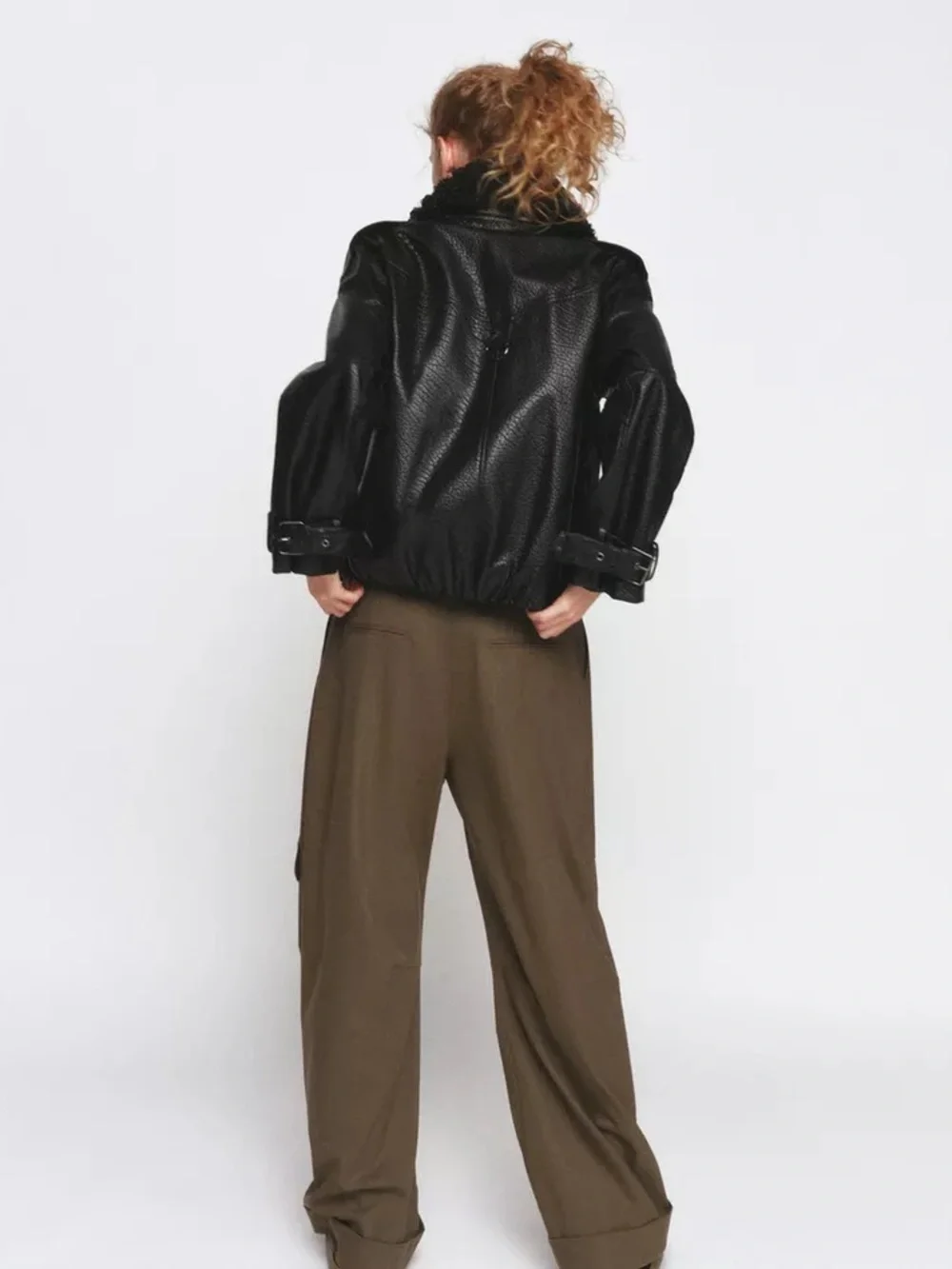 Zara faux leather black bomber jacket with detachable fur collar sz.XS